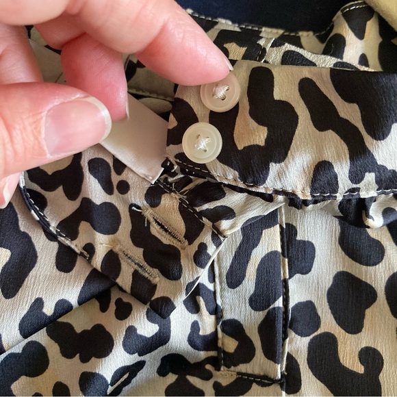 5/$15 Nice LOFT Petite Light Tan & Black Animal Print LS Top LP - Picture 6 of 9